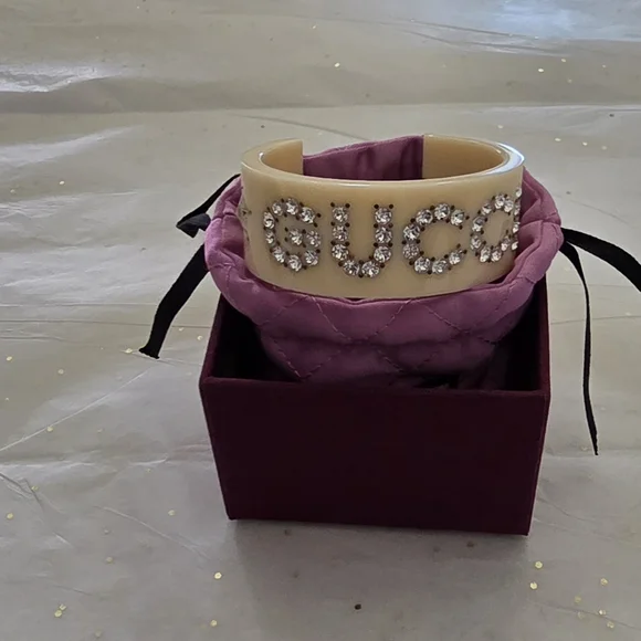 Authentic!! GUCCI "DEADSTOCK" IVORY Cuff Bracelet with Silver Rhinestones - Picture 13 of 16